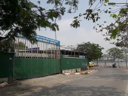 Dự án Tổ hợp công trình công cộng phục vụ nhu cầu của quận Tây Hồ và nhà thấp tầng (UDIC Lakeside) tại ngõ 282 đường Lạc Long Quân của Tổng Công ty đầu tư phát triển hạ tầng đô thị UDIC sắp bị thu hồi.