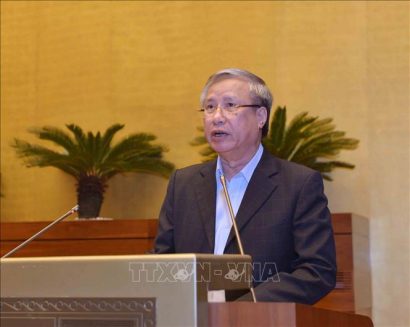 Đồng chí Trần Quốc Vượng, Ủy viên Bộ Chính trị, Thường trực Ban Bí thư phát biểu khai mạc Hội nghị.