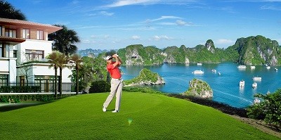 Sân FLC Halong Golf Club với tầm nhìn hiếm có ôm trọn khung cảnh tuyệt đẹp của Vịnh Hạ Long
