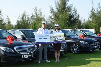 Golfer Nguyễn Anh Tuấn giành HIO gồm 4 ô tô Mercedes và nhiều phần quà hấp dẫn khác tại giải FLC Group - 17th Anniversary Golf Tournament