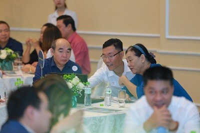 Nhiều NĐT không ngại ngần “xuống tiền” ngay tại sự kiện