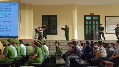  Các bị cáo tại phiên tòa xét xử sáng nay