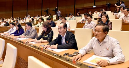 Các ĐBQH biểu quyết thông qua Nghị quyết phê chuẩn Hiệp định CPTPP