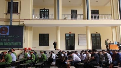  Các bị cáo tại phiên tòa xét xử sáng nay