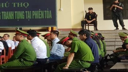  Các bị cáo lắng nghe VKS luận tội