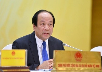  Bộ trưởng Mai Tiến Dũng trả lời câu hỏi của báo chí. Ảnh: VGP/Quang Hiếu