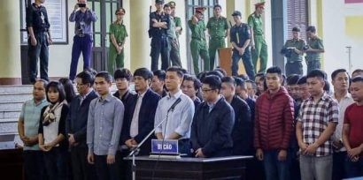 Các bị cáo tại phiên xét xử sơ thẩm