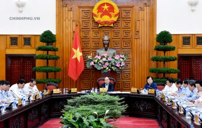 Thủ tướng Nguyễn Xuân Phúc chủ trì buổi họp