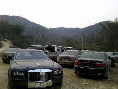 Hàng loạt xe siêu sang chuẩn bị nhập lậu bị bắt tại biên giới tỉnh Cao Bằng