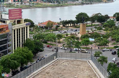 Khu đất vàng 2-4-6 Hai Bà Trưng (Quận 1, TP HCM) có vị trí đắc địa với 4 mặt tiền đường Hai Bà Trưng, Thi Sách, Công trường Mê Linh, Đông Du, tổng diện tích khoảng 6.000 m2.