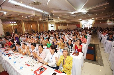 Hội thảo "Từ ăn sạch đến sống xanh" với sự có mặt của nhiều diễn giả khách mời uy tín đã thu hút hàng trăm người dân tham dự.