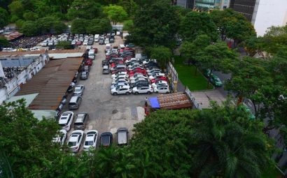  Lô đất vàng 8-12 Lê Duẩn hiện được tận dụng làm bãi giữ xe.