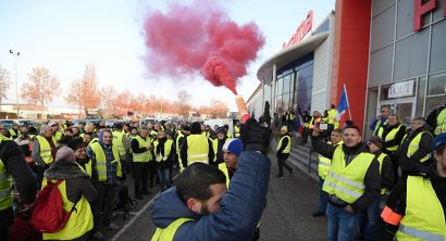  Phe "Áo vàng" ở Pháp tuyên bố sẽ tiếp tục các cuộc biểu tình.