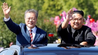  Chủ tịch Triều Tiên Kim Jong-un và Tổng thống Hàn Quốc Moon Jae-in