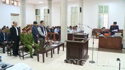  Toàn cảnh phiên tòa