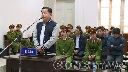  Bị cáo Phan Văn Anh Vũ trong phần thẩm vấn tại phiên tòa