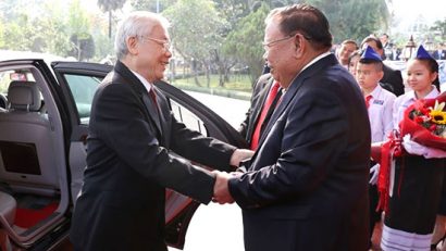 Tổng Bí thư, Chủ tịch nước Lào Bounnhang Vorachith đónTổng Bí thư, Chủ tịch nước Nguyễn Phú Trọng