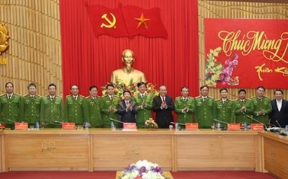 Phó Thủ tướng Thường trực Chính phủ Trương Hoà Bình và các đại biểu