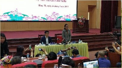 Chủ tịch UBND TP Uông Bí trong buổi thông tin về chùa Ba Vàng