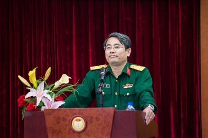  Thượng tá Vũ Công Hòa thông tin tại hội nghị. Ảnh Hữu Thắng