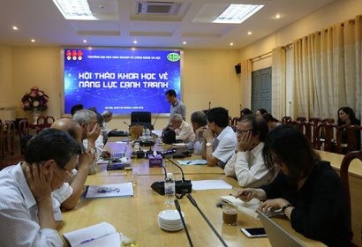 Khoa Quản lý kinh doanh tổ chức buổi Tọa đàm, sinh hoạt khoa học về Năng lực cạnh tranh. Ảnh: Huy Thuyết