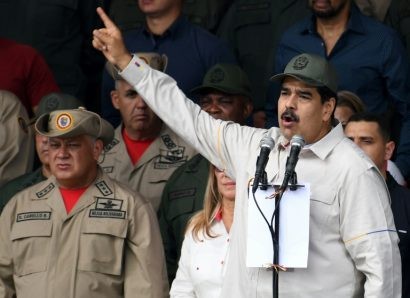 Tổng thống Venezuela Nicolas Maduro đang đối mặt với áp lực ngày càng tăng khi Hoa Kỳ thi hành lệnh trừng phạt đối với xuất khẩu dầu