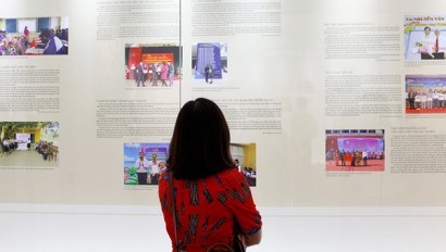  Cuộc triển lãm “Những tấm gương bình dị mà cao quý” lần thứ 7 vừa khai mạc tại Bảo tàng Hồ Chí Minh ngày 15/5)