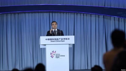  Chủ tịch Huawei Lương Hoa. Ảnh: REUTERS