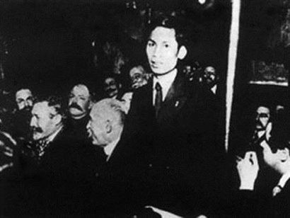  Người thanh niên yêu nước Nguyễn Ái Quốc tại Đại hội đại biểu toàn quốc lần thứ 18 của Đảng Xã hội Pháp (12/1920)