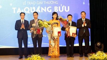 Ba nhà khoa học được nhận giải thưởng Tạ Quang Bửu 2019.
