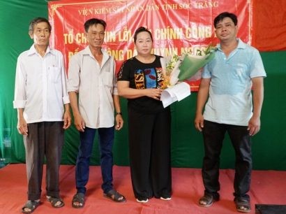 Bà Huỳnh Ngọc Bích chấp nhận lời xin lỗi của Viện KSND tỉnh Sóc Trăng và không yêu cầu bồi thường. 