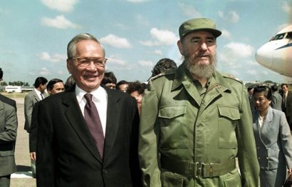Chủ tịch nước Lê Đức Anh gặp Chủ tịch Cuba Fidel Castro trong chuyến thăm hữu nghị chính thức Cộng hoà Cuba (12 – 17/10/1995) - Ảnh: TTXVN