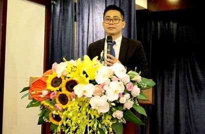  Ông Nguyễn Đức Công báo cáo tổng kết hoạt động của Ban Tổng Giám đốc năm 2018 và kế hoạch kinh doanh năm 2019 