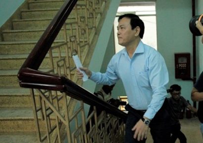Bị cáo Nguyễn Hữu Linh đến tòa sáng nay