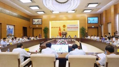 Một phiên họp của Ủy ban Tư pháp (ảnh nguồn quochoi.vn) 