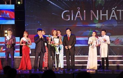  Không khí trao giải tại chung kết “Tiếng hát ASEAN +3” năm 2017