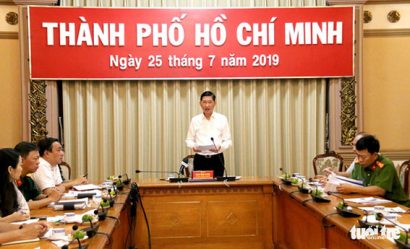  Phó chủ tịch UBND TP.HCM Trần Vĩnh Tuyến phát biểu tại hội nghị - Ảnh: NGỌC HIỂN