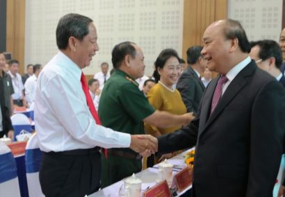 Thủ tướng Nguyễn Xuân Phúc đến tham dự Hội nghị xúc tiến đầu tư tại Kiên Giang vào sáng 29/7. Ảnh: Dân Trí. 