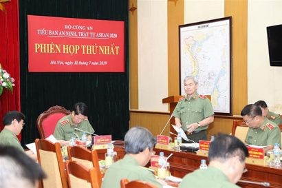 Thiếu tướng Bùi Quang Hải, Phó Chánh Văn phòng Bộ Công an công bố Quyết định thành lập Tiểu ban An ninh, trật tự ASEAN 2020.