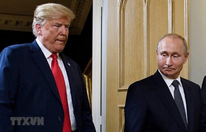 Tổng thống Mỹ Donald Trump (trái) và Tổng thống Nga Vladimir Putin. (Ảnh: AFP/TTXVN)