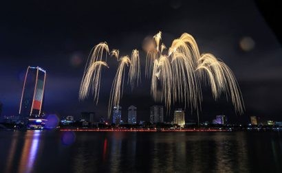 Màn trình diễn của đội Ý - Parente Fireworks Group tại DIFF 2019