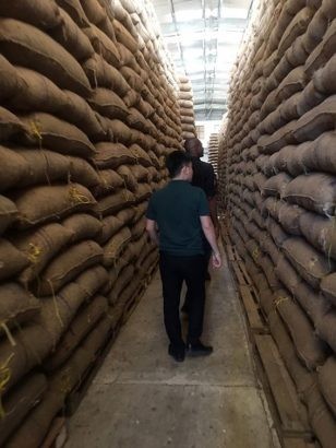 Kho điều được Chính phủ Tanzania quản lý sắp xuất khẩu cho Tập đoàn T&T Group (file: khodieu Tanzania)