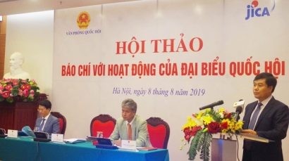 Ông Nguyễn Mạnh Hùng – Phó Chủ nhiệm Văn phòng Quốc hội phát biểu tại hội thảo (Ảnh: Kiều Giang) 