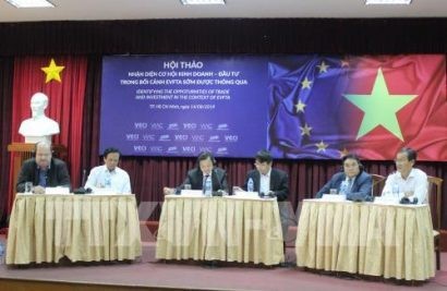 Các diễn giả chia sẻ thông tin tại phiên thảo luận trong khuôn khổ Hội thảo. Ảnh: Xuân Anh - TTXVN