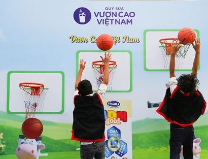 Ban tổ chức chương trình luôn mang đến nhiều sân chơi năng động được thiết kế riêng dành cho các em học sinh vui chơi. 