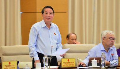 Chủ nhiệm Ủy ban Tài chính – Ngân sách của Quốc hội Nguyễn Đức Hải phát biểu tại Phiên họp. Ảnh: TH. 