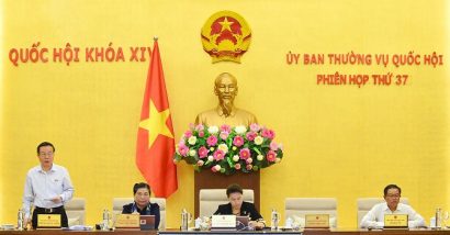 Phó Chủ tịch Quốc hội Phùng Quốc Hiển điều hành nội dung thảo luận - Ảnh: Quochoi 