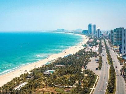 Đường biển dài, cảnh quan thiên nhiên độc đáo là lợi thế để phát triển BĐS nghỉ dưỡng ven biển tại khu vực miền Trung. 