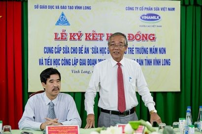 Ông Phạm Văn Hồng, Phó Giám đốc Sở GD và ĐT tỉnh Vĩnh Long cho biết: “Việc ký kết hợp đồng với Vinamilk  triển khai đề án SHĐ là một cột mốc quan trọng trong hoạt động sư phạm của tỉnh Vĩnh Long”.
