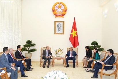 Thủ tướng Nguyễn Xuân Phúc tiếp đoàn các nhà đầu tư nước ngoài có dự định đầu tư vào Việt Nam - Ảnh: VGP/Quang Hiếu